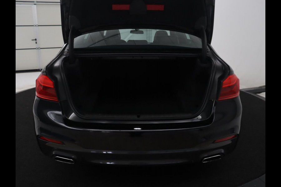 BMW 5 Serie 530i xDrive High Executive | M Sport | LED | Stoelverwarming | Schuif/-kanteldak | Stoelventilatie | 360 Camera | Harman Kardon Sound |