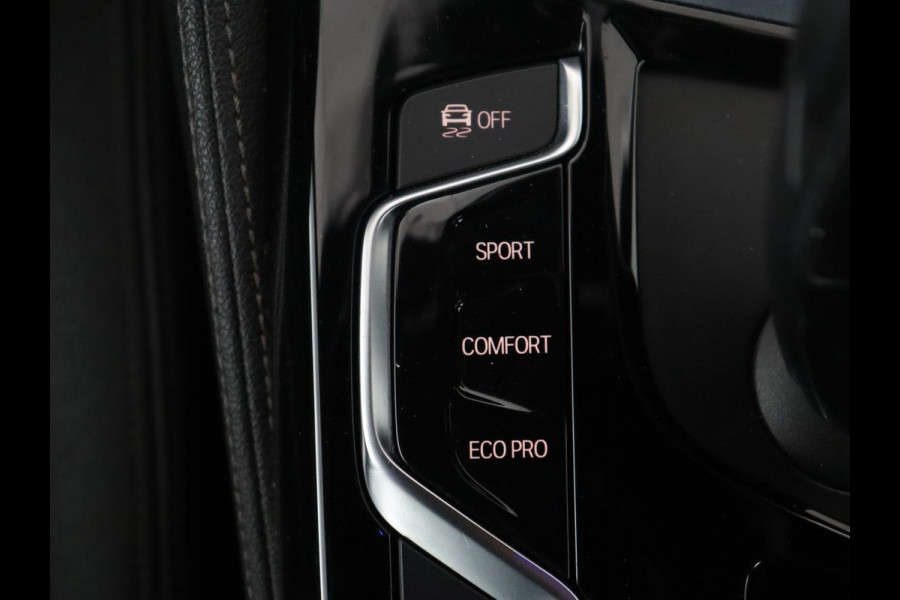 BMW 5 Serie 530i xDrive High Executive | M Sport | LED | Stoelverwarming | Schuif/-kanteldak | Stoelventilatie | 360 Camera | Harman Kardon Sound |