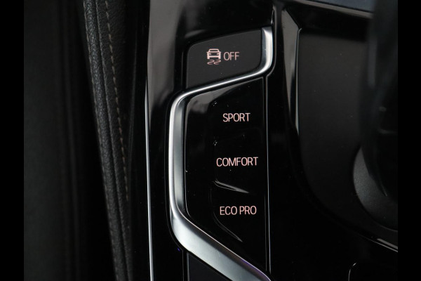 BMW 5 Serie 530i xDrive High Executive | M Sport | LED | Stoelverwarming | Schuif/-kanteldak | Stoelventilatie | 360 Camera | Harman Kardon Sound |