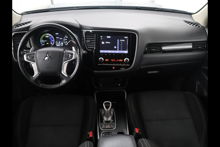 Mitsubishi Outlander 2.4 PHEV Pure | SOH 71% | Camera | Stoelverwarming | Trekhaak |