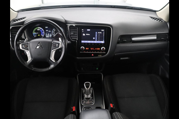 Mitsubishi Outlander 2.4 PHEV Pure | SOH 71% | Camera | Stoelverwarming | Trekhaak |