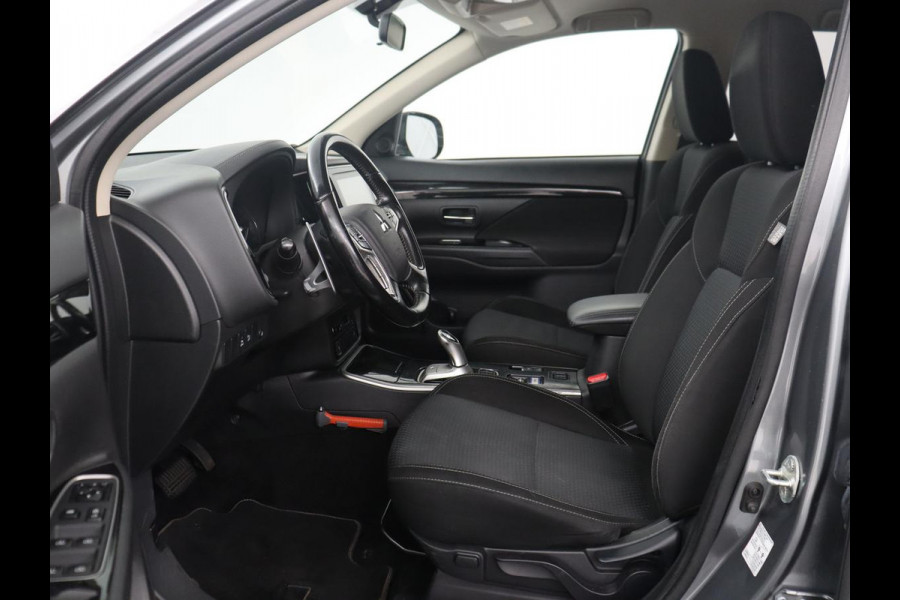 Mitsubishi Outlander 2.4 PHEV Pure | SOH 71% | Camera | Stoelverwarming | Trekhaak |