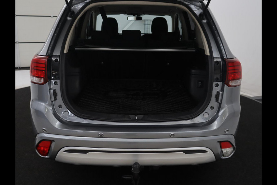Mitsubishi Outlander 2.4 PHEV Pure | SOH 71% | Camera | Stoelverwarming | Trekhaak |