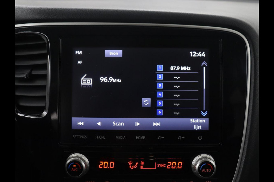 Mitsubishi Outlander 2.4 PHEV Pure | SOH 71% | Camera | Stoelverwarming | Trekhaak |