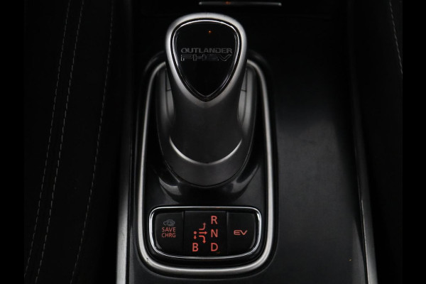 Mitsubishi Outlander 2.4 PHEV Pure | SOH 71% | Camera | Stoelverwarming | Trekhaak |