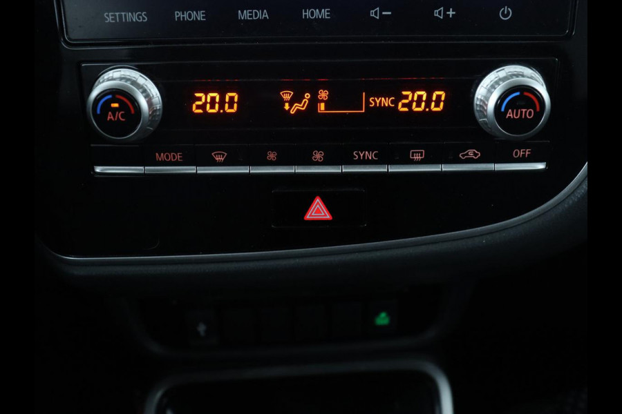 Mitsubishi Outlander 2.4 PHEV Pure | SOH 71% | Camera | Stoelverwarming | Trekhaak |