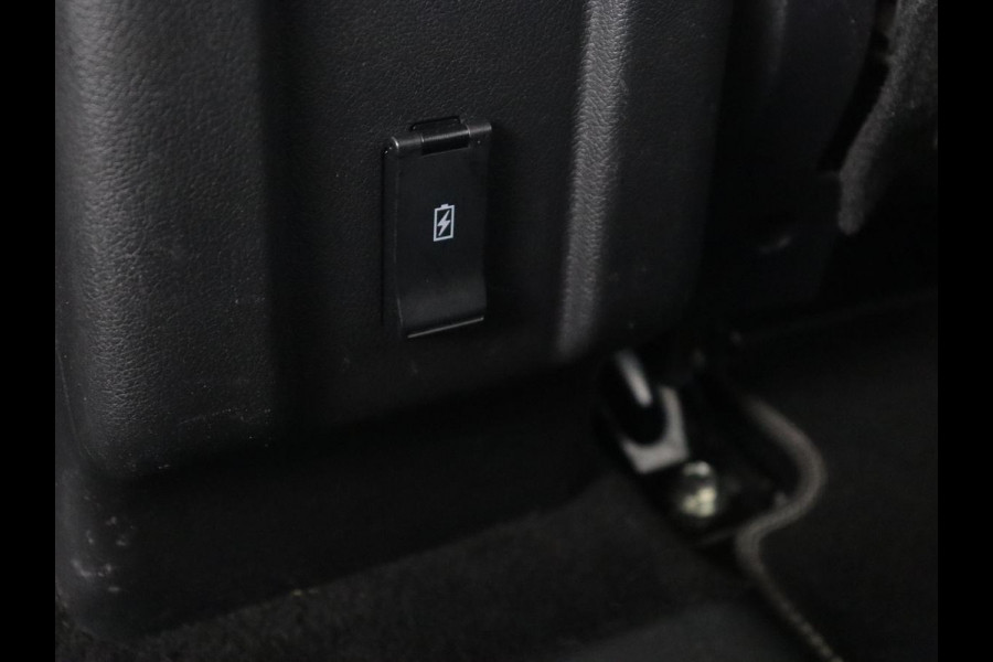 Mitsubishi Outlander 2.4 PHEV Pure | SOH 71% | Camera | Stoelverwarming | Trekhaak |
