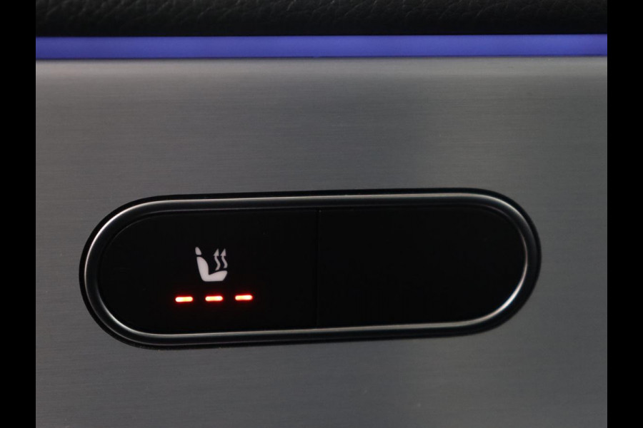 Mercedes-Benz A-Klasse 200 Business Solution AMG | Pano.Dak | Camera | Navigatie | Apple Carplay | LED