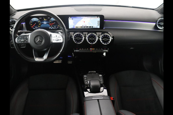 Mercedes-Benz A-Klasse 200 Business Solution AMG | Pano.Dak | Camera | Navigatie | Apple Carplay | LED