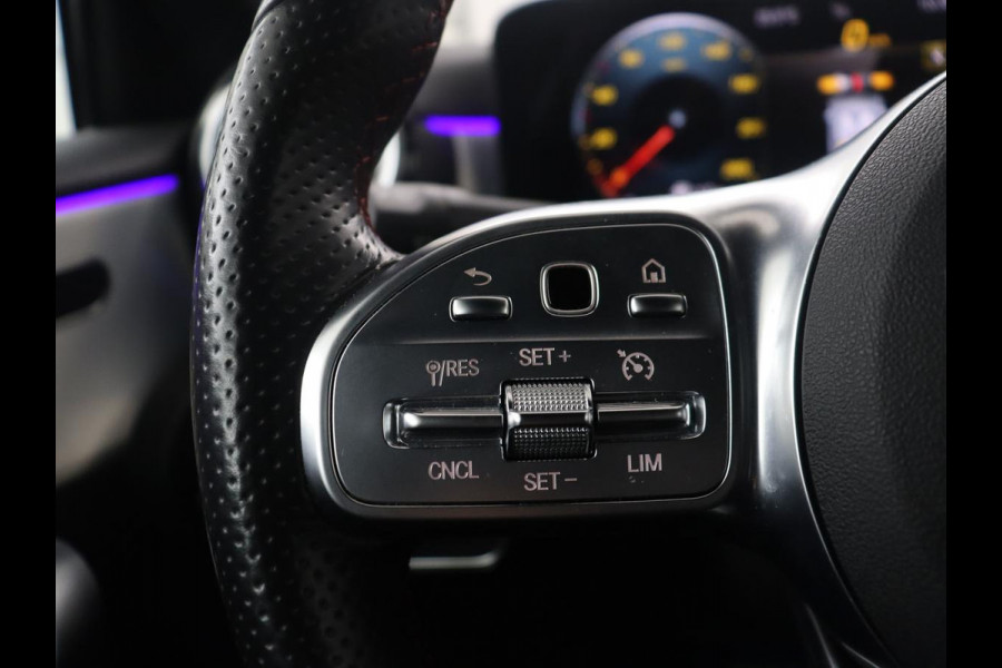 Mercedes-Benz A-Klasse 200 Business Solution AMG | Pano.Dak | Camera | Navigatie | Apple Carplay | LED