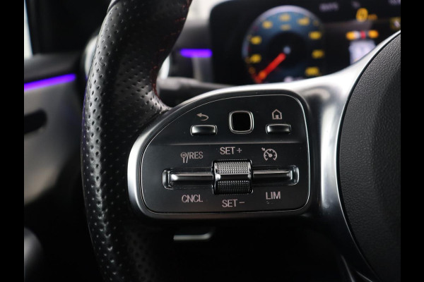 Mercedes-Benz A-Klasse 200 Business Solution AMG | Pano.Dak | Camera | Navigatie | Apple Carplay | LED
