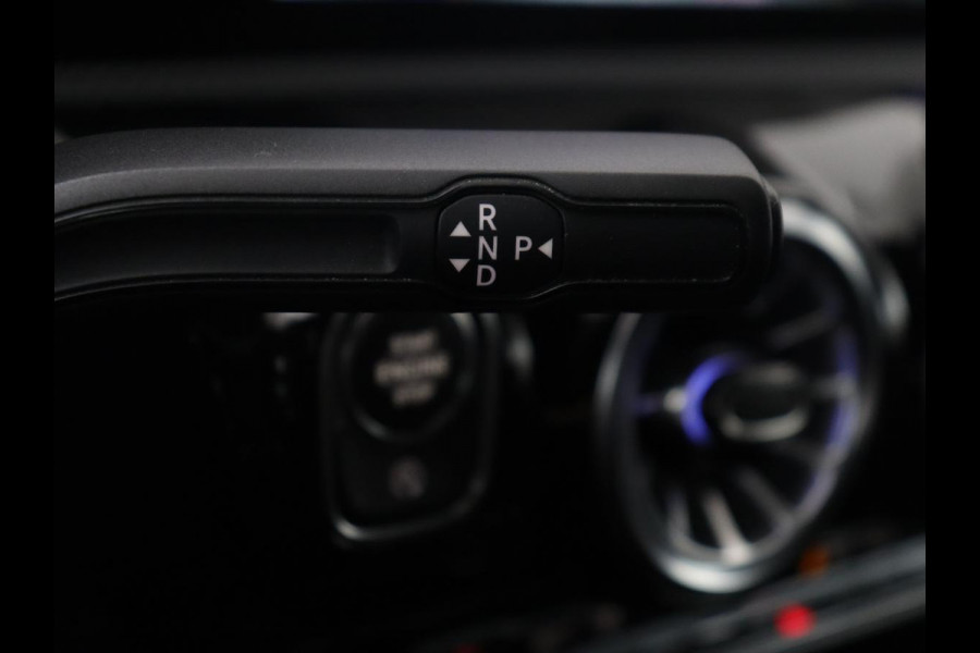 Mercedes-Benz A-Klasse 200 Business Solution AMG | Pano.Dak | Camera | Navigatie | Apple Carplay | LED