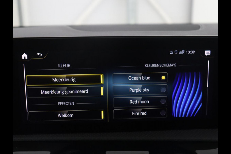 Mercedes-Benz A-Klasse 200 Business Solution AMG | Pano.Dak | Camera | Navigatie | Apple Carplay | LED