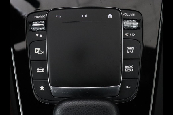 Mercedes-Benz A-Klasse 200 Business Solution AMG | Pano.Dak | Camera | Navigatie | Apple Carplay | LED