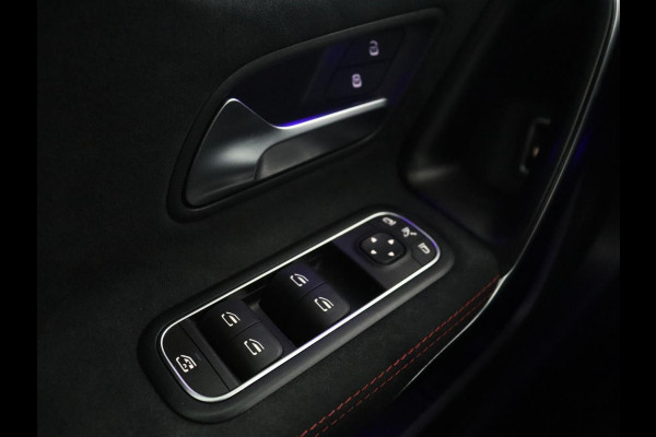 Mercedes-Benz A-Klasse 200 Business Solution AMG | Pano.Dak | Camera | Navigatie | Apple Carplay | LED