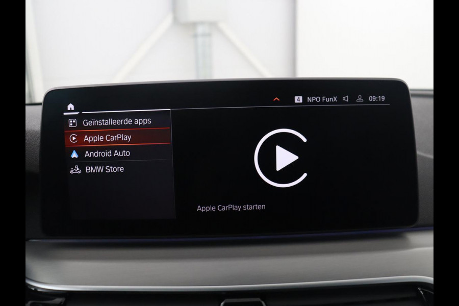 BMW 5 Serie 520i M-Sport | Leder | Stoelverwarming | Cruise control | Camera | Park assist | Navigatie | Carplay | Sfeerverlichting | Climate control | Full LED