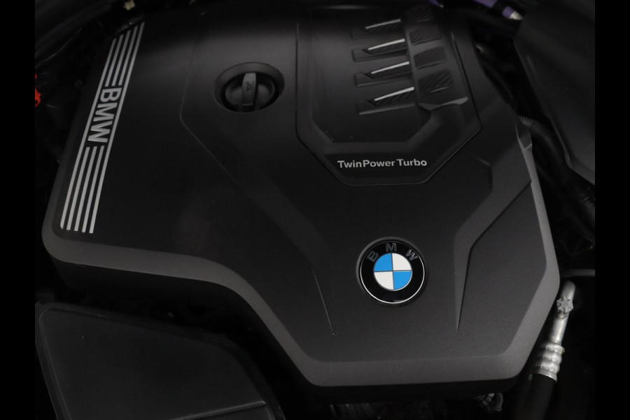 BMW 5 Serie 520i M-Sport | Leder | Stoelverwarming | Cruise control | Camera | Park assist | Navigatie | Carplay | Sfeerverlichting | Climate control | Full LED