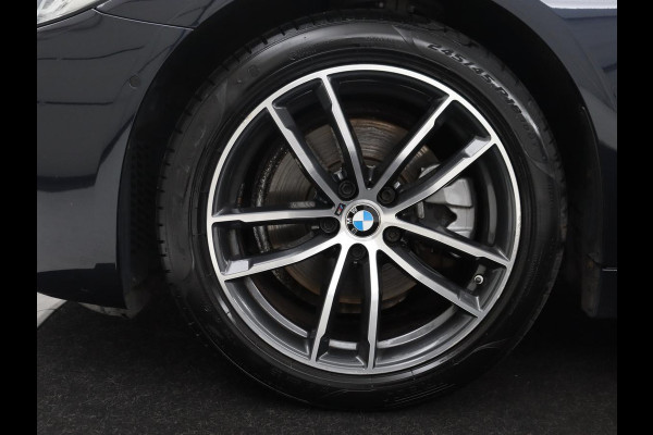 BMW 5 Serie 520i M-Sport | Leder | Stoelverwarming | Cruise control | Camera | Park assist | Navigatie | Carplay | Sfeerverlichting | Climate control | Full LED