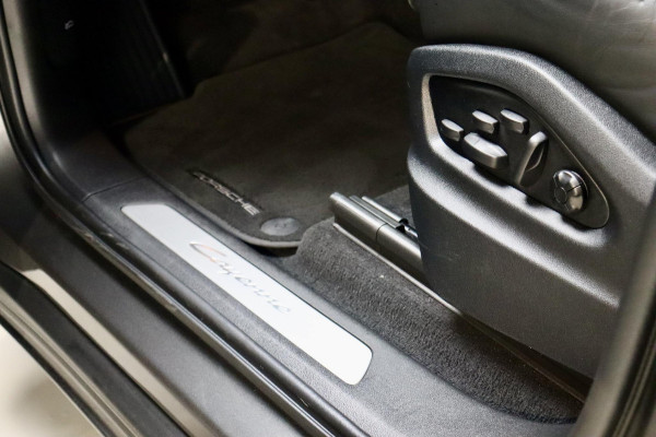 Porsche Cayenne 3.0 E-Hybrid Sport Design PANO|ACC|18 Weg|NL