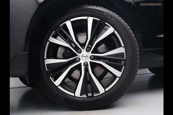 Volvo XC60 2.0 T6 Plug-in Hybrid AWD Plus Dark (APPLE CARPLAY,PANORAMADAK,STUUR-STOELVERWARMING,DODEHOEK,KEYLESS,MEMORY-SEATS)