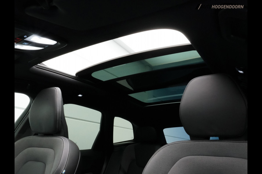Volvo XC60 2.0 T6 Plug-in Hybrid AWD Plus Dark (APPLE CARPLAY,PANORAMADAK,STUUR-STOELVERWARMING,DODEHOEK,KEYLESS,MEMORY-SEATS)