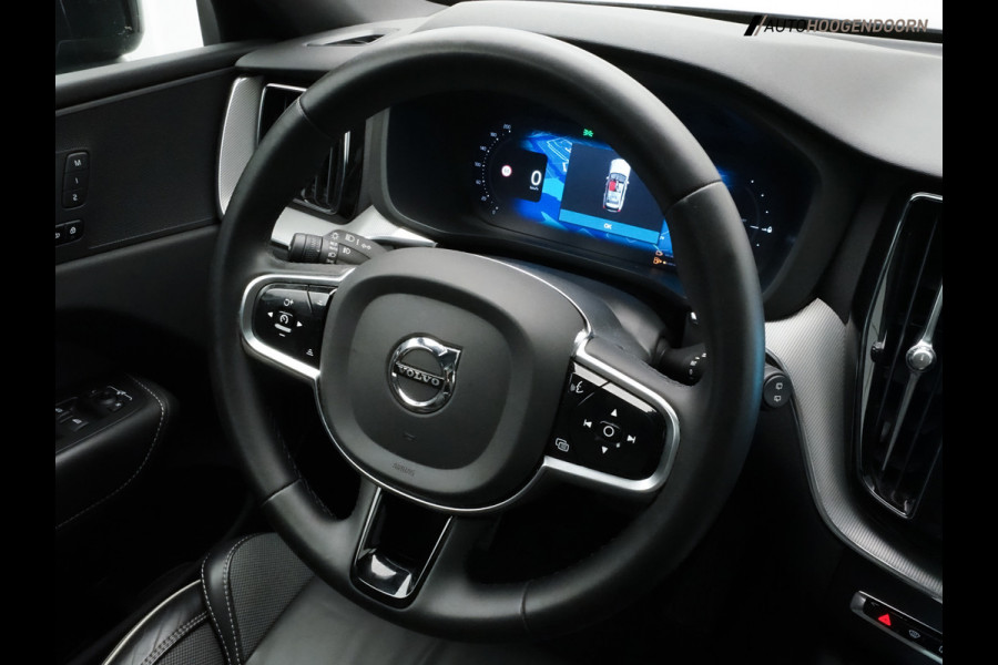 Volvo XC60 2.0 T6 Plug-in Hybrid AWD Plus Dark (APPLE CARPLAY,PANORAMADAK,STUUR-STOELVERWARMING,DODEHOEK,KEYLESS,MEMORY-SEATS)