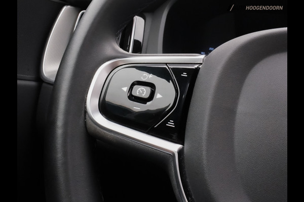 Volvo XC60 2.0 T6 Plug-in Hybrid AWD Plus Dark (APPLE CARPLAY,PANORAMADAK,STUUR-STOELVERWARMING,DODEHOEK,KEYLESS,MEMORY-SEATS)
