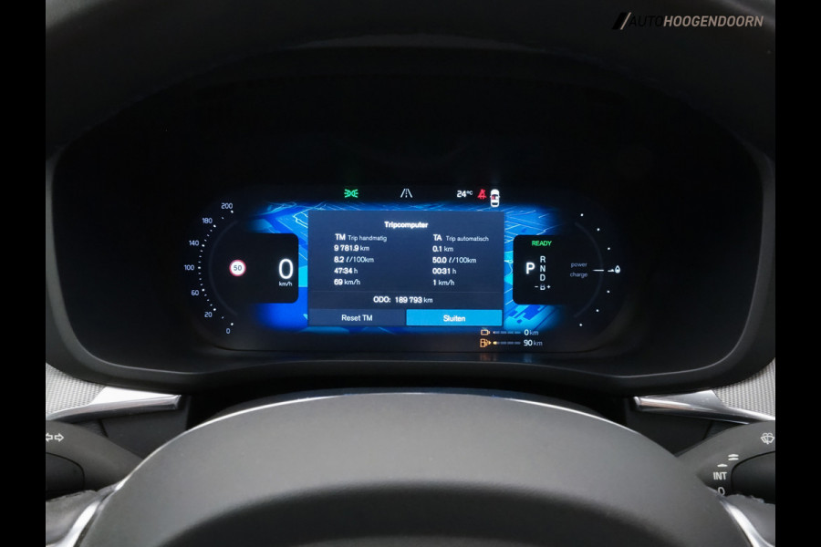 Volvo XC60 2.0 T6 Plug-in Hybrid AWD Plus Dark (APPLE CARPLAY,PANORAMADAK,STUUR-STOELVERWARMING,DODEHOEK,KEYLESS,MEMORY-SEATS)