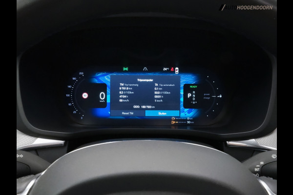 Volvo XC60 2.0 T6 Plug-in Hybrid AWD Plus Dark (APPLE CARPLAY,PANORAMADAK,STUUR-STOELVERWARMING,DODEHOEK,KEYLESS,MEMORY-SEATS)
