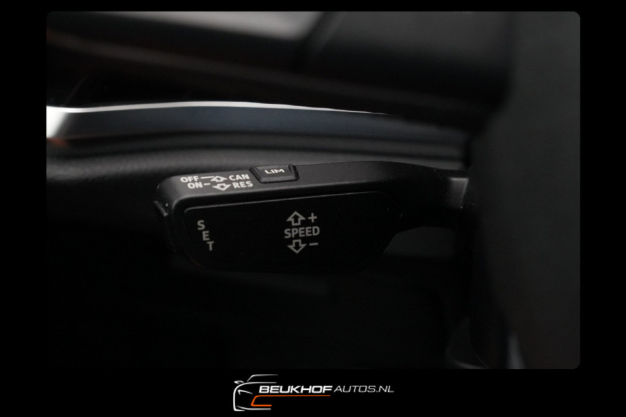 Audi Q3 35 TFSI S-Line Automaat Pano Trekhaak Leer Xenon Cam
