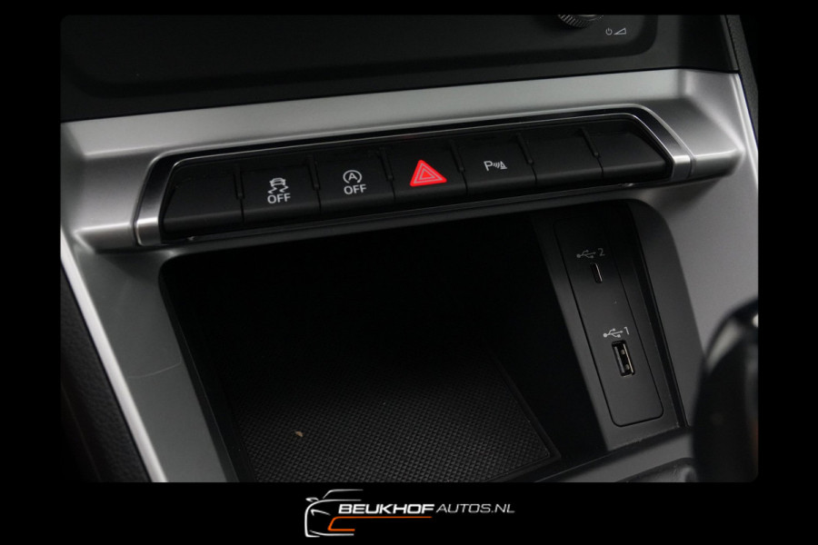 Audi Q3 35 TFSI S-Line Automaat Pano Trekhaak Leer Xenon Cam