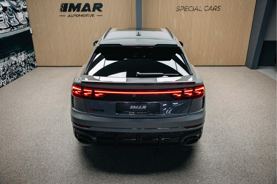 Audi RSQ8 Performance 4.0 TFSI RSQ8 quattro Performance Urban Face-lift Audi RSQ8 performance Urban Akarapovic Vossen 24 inch Full options Carbon, Nardo. Inmiddels mat PPF toegepast
