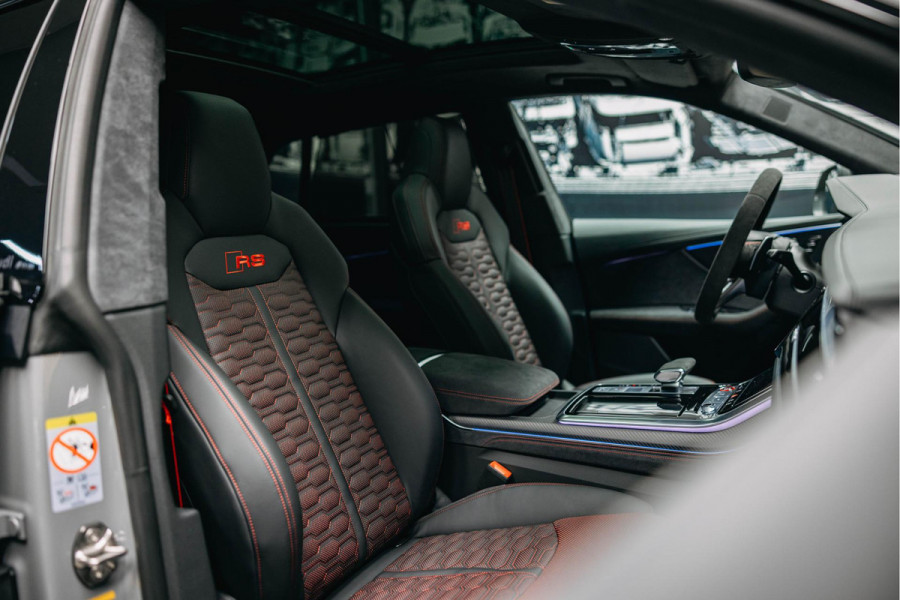 Audi RSQ8 Performance 4.0 TFSI RSQ8 quattro Performance Urban Face-lift Audi RSQ8 performance Urban Akarapovic Vossen 24 inch Full options Carbon, Nardo. Inmiddels mat PPF toegepast