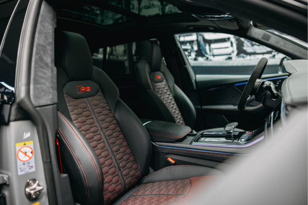 Audi RSQ8 Performance 4.0 TFSI RSQ8 quattro Performance Urban Face-lift Audi RSQ8 performance Urban Akarapovic Vossen 24 inch Full options Carbon, Nardo. Inmiddels mat PPF toegepast