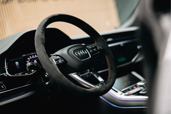 Audi RSQ8 Performance 4.0 TFSI RSQ8 quattro Performance Urban Face-lift Audi RSQ8 performance Urban Akarapovic Vossen 24 inch Full options Carbon, Nardo. Inmiddels mat PPF toegepast