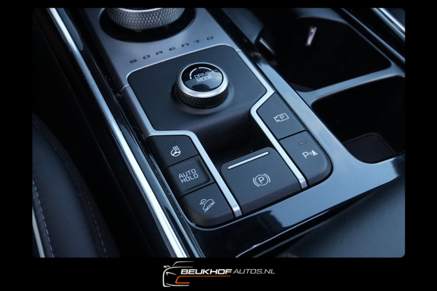 Kia Sorento 1.6 T-GDI Hybrid 2WD Pano Trekhaak Leer Camera