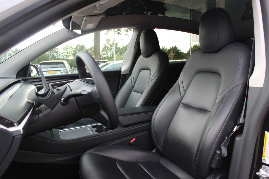 Tesla Model Y Long Range AWD 75 kWh / SOH 90,1% / Autopilot / Panoramadak / Camera / 20'' / Keyless / Leder / Dodehoek / Navigatie / Stoelverwarming