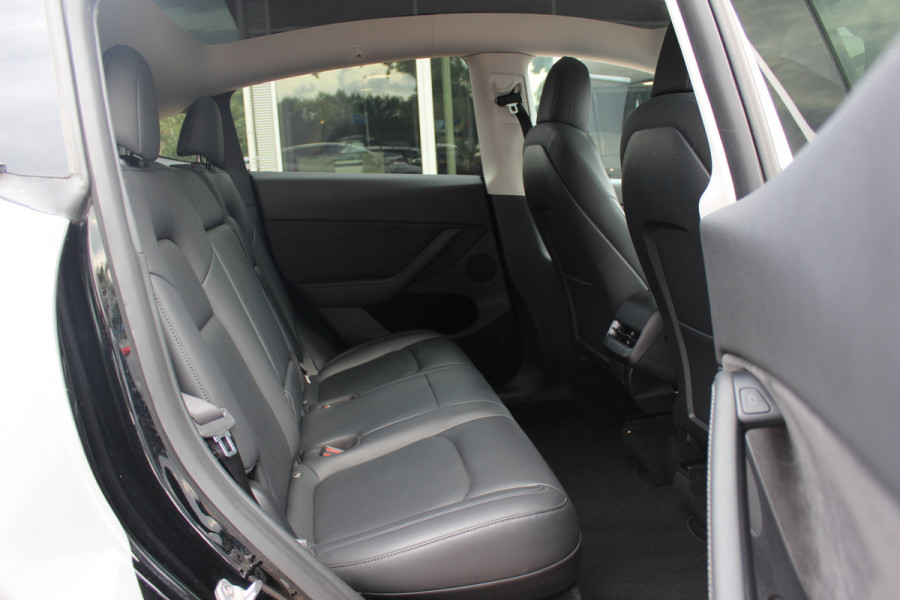Tesla Model Y Long Range AWD 75 kWh / SOH 90,1% / Autopilot / Panoramadak / Camera / 20'' / Keyless / Leder / Dodehoek / Navigatie / Stoelverwarming