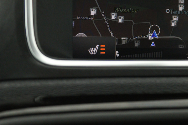 Volvo V40 Cross Country 1.5 T3 Dynamic Edition (PANORAMADAK, STOELVERWARMING, CAMERA, NAVIGATIE, PARKEERSENSOREN)