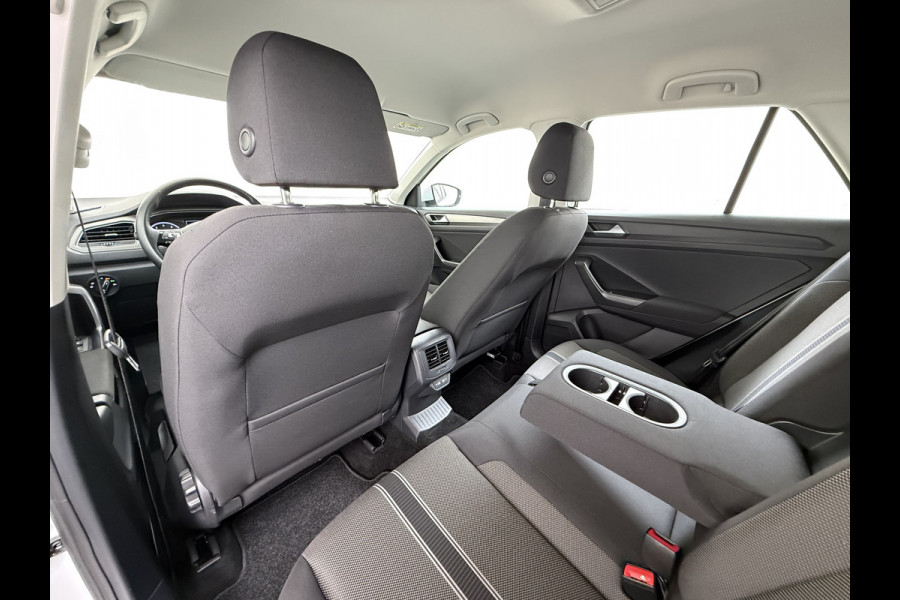 Volkswagen T-Roc 1.5TSI 150PK Automaat Adap.Cruise Apple Carplay Android Auto Navi* Airco Pdc Style Bluetooth Lmv Isofix Led Licht-/Regensensor Origineel Nederlandse Auto