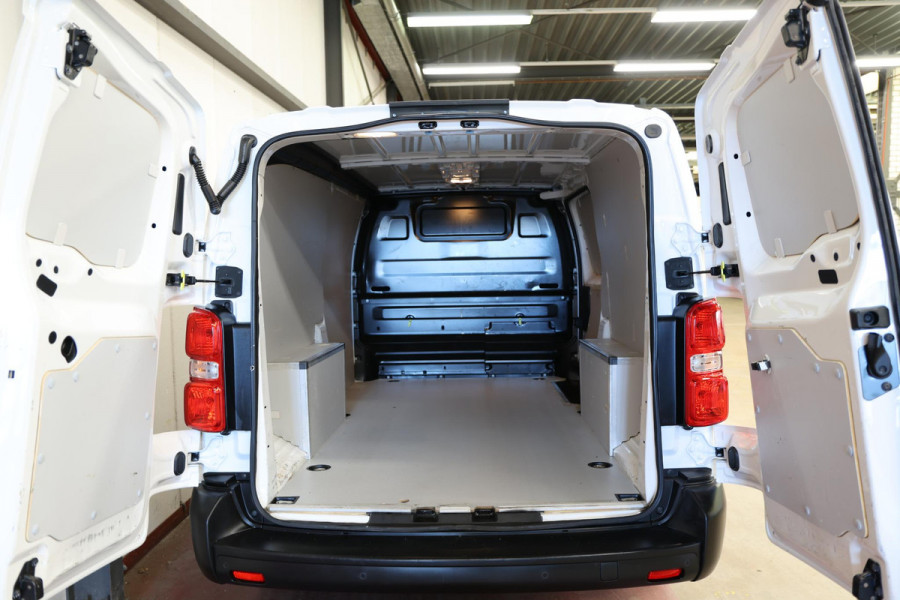 Peugeot Expert 2.0 BlueHDI 120 L3H1 LANG 2500KG TREKVERMOGEN