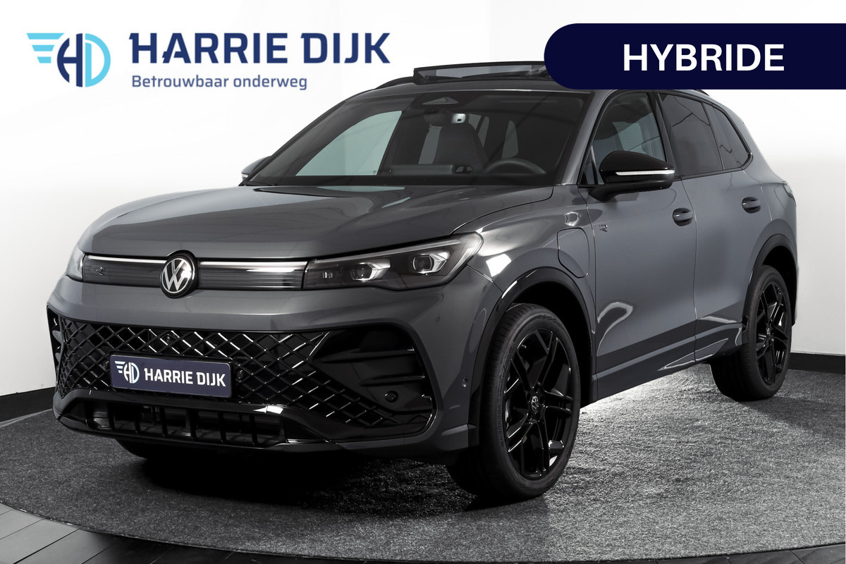 Volkswagen Tiguan 1.5 eHybrid 272PK R-Line Edition | Black Style | 15 inch Navi | Elek. Trekhaak | IQ Light | S/K-Panodak | Dig. Cockpit | Adapt. Cruise | Stoel-+Stuurverw. | 360 Camera | NAV + App. Connect | ECC | Elek. Klep | LM 20" | 4393