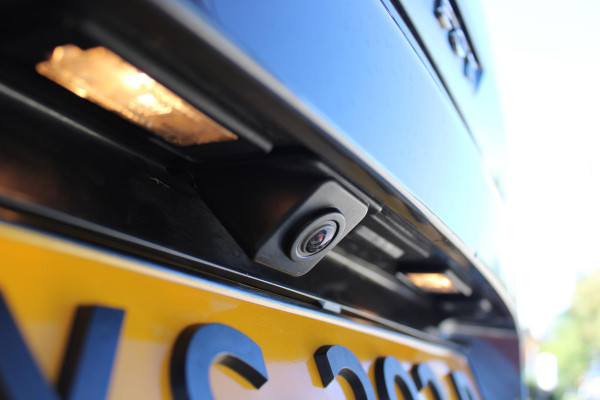 Peugeot 3008 1.6 180PK AUTOMAAT GT LINE | NAVIGATIE | CAMERA | APPLE CARPLAY/ANDROID AUTO | CLIMATE CONTROL | CRUISE CONTROL | FULL LED KOPLAMPEN | MISTLAMPEN VOOR | AFNEEMBARE TREKHAAK | 19" LICHTMETALEN VELGEN |
