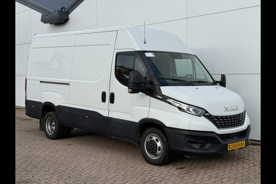 Iveco Daily 35C18 3.0 Automaat L2H2 Dubbellucht LED 3.5t Trekhaak Adaptieve Cruise Standkachel Climate Control Navigatie Camera