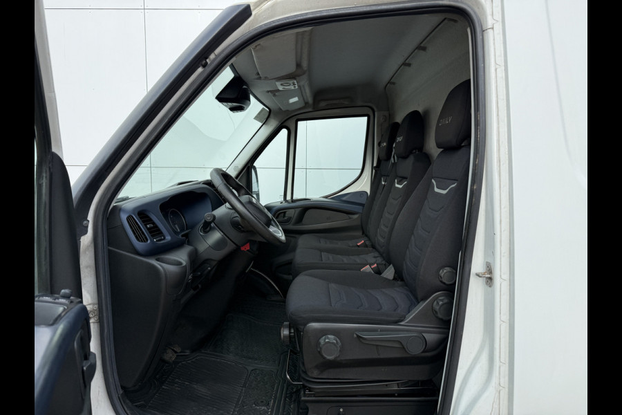 Iveco Daily 35C18 3.0 Automaat L2H2 Dubbellucht LED 3.5t Trekhaak Adaptieve Cruise Standkachel Climate Control Navigatie Camera