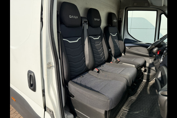 Iveco Daily 35C18 3.0 Automaat L2H2 Dubbellucht LED 3.5t Trekhaak Adaptieve Cruise Standkachel Climate Control Navigatie Camera