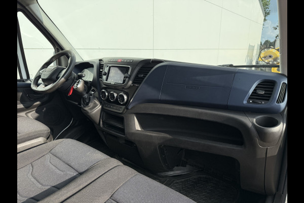Iveco Daily 35C18 3.0 Automaat L2H2 Dubbellucht LED 3.5t Trekhaak Adaptieve Cruise Standkachel Climate Control Navigatie Camera