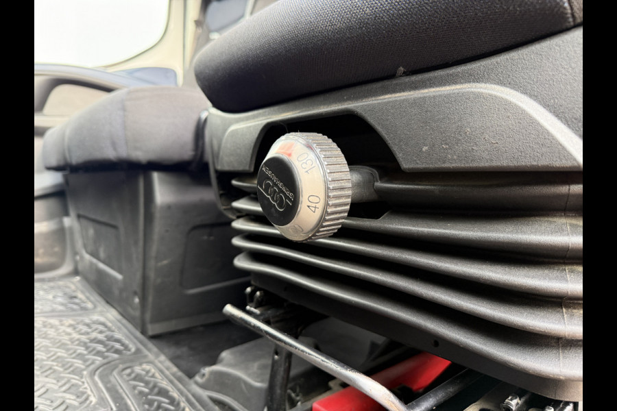 Iveco Daily 35C18 3.0 Automaat L2H2 Dubbellucht LED 3.5t Trekhaak Adaptieve Cruise Standkachel Climate Control Navigatie Camera