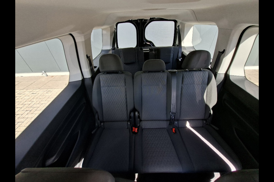 Volkswagen Caddy Maxi 1.5 TSI 115pk DSG AUT. * 7 Persoons * 13.000KM! * Navigatiesysteem * Stoelverwarming * ParkeerCamera *