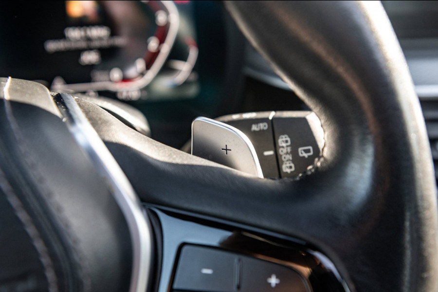 BMW 5 Serie Touring 540i xDrive M-Sport I Bowers & Wilkins I Panoramadak I Stoelkoeling & verwarming I 20" Breedset nieuw